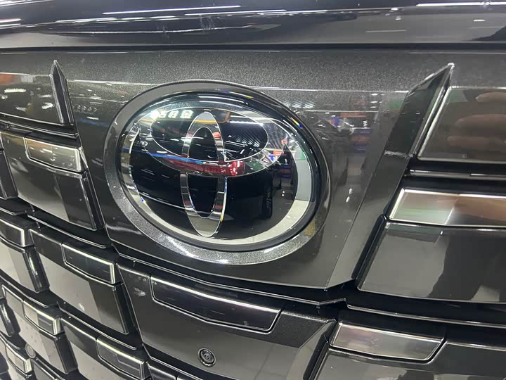 Фото 13 - Toyota Alphard