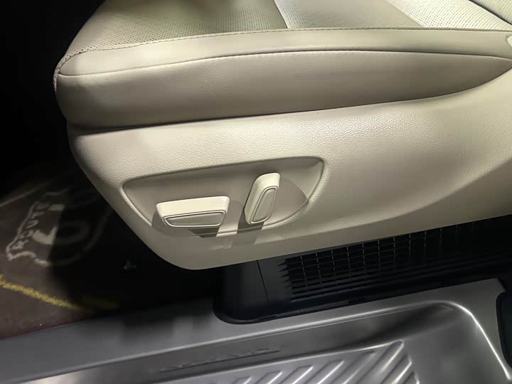 Фото 17 - Toyota Alphard