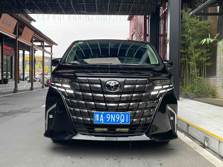 Фото 2 - Toyota Alphard