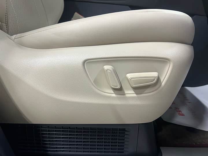 Фото 23 - Toyota Alphard