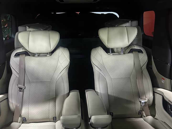 Фото 25 - Toyota Alphard