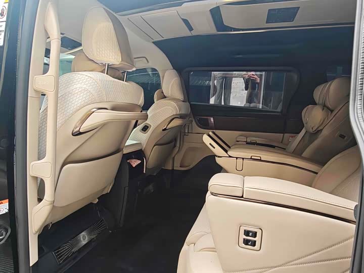 Фото 5 - Toyota Alphard