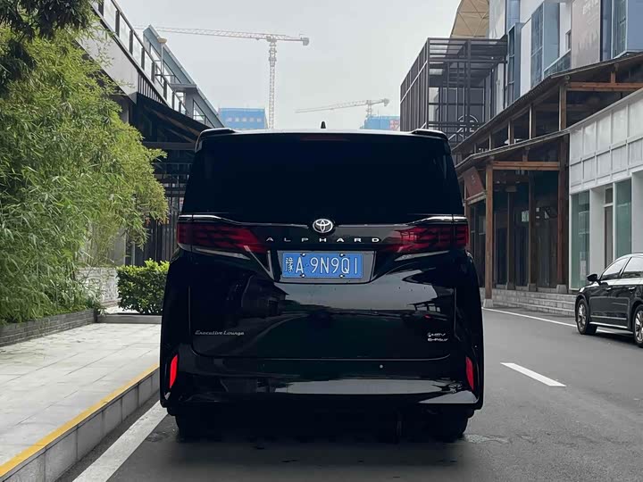 Фото 9 - Toyota Alphard