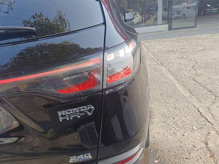 Фото 8 - Honda HR-V