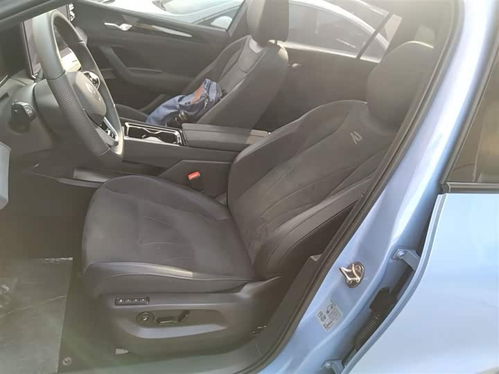 Фото 7 - Volkswagen Tiguan L Pro