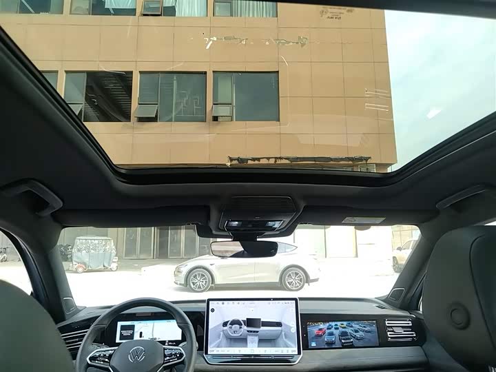 Фото 8 - Volkswagen Tiguan L Pro