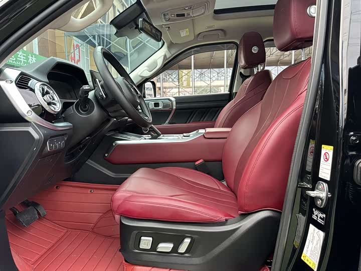 Фото 11 - Tank 400 Hybrid