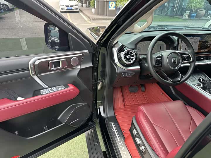 Фото 12 - Tank 400 Hybrid