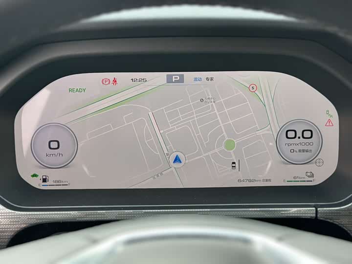 Фото 4 - Tank 400 Hybrid