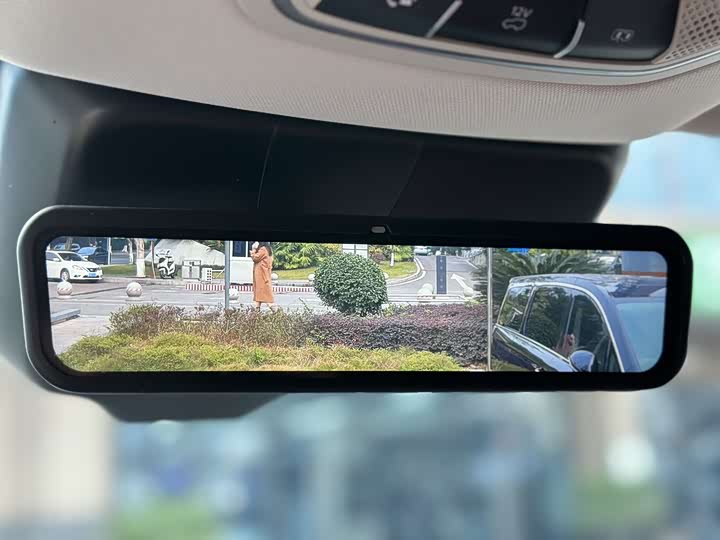 Фото 5 - Tank 400 Hybrid