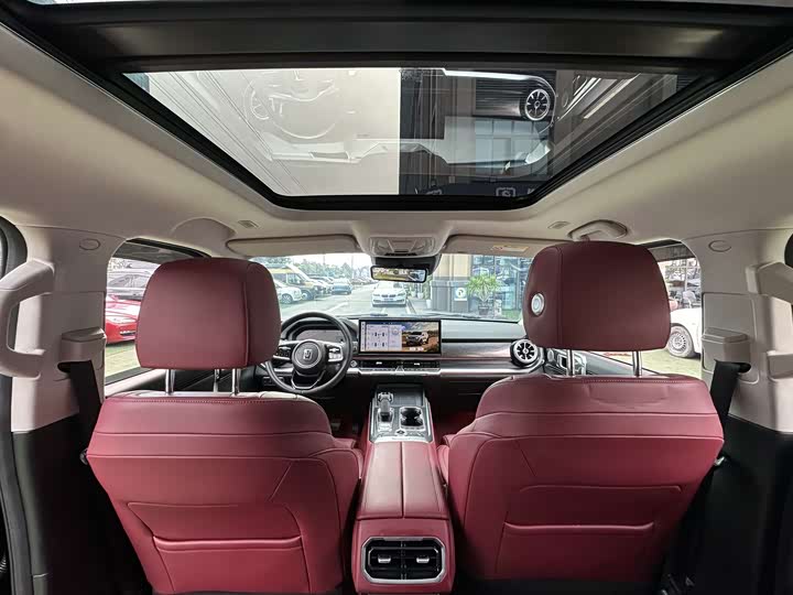 Фото 7 - Tank 400 Hybrid