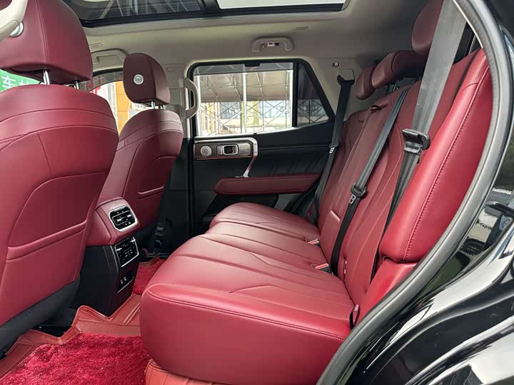 Фото 9 - Tank 400 Hybrid