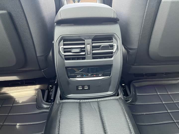 Фото 19 - BMW 3 Series