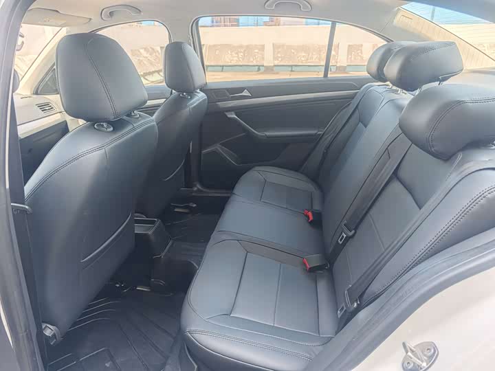 Фото 8 - Volkswagen Lavida