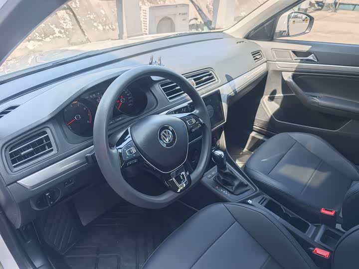 Фото 9 - Volkswagen Lavida