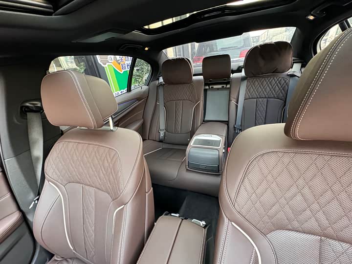 Фото 13 - BMW 5 Series