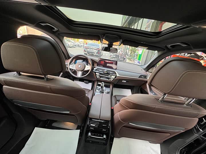 Фото 19 - BMW 5 Series