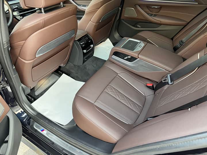 Фото 20 - BMW 5 Series