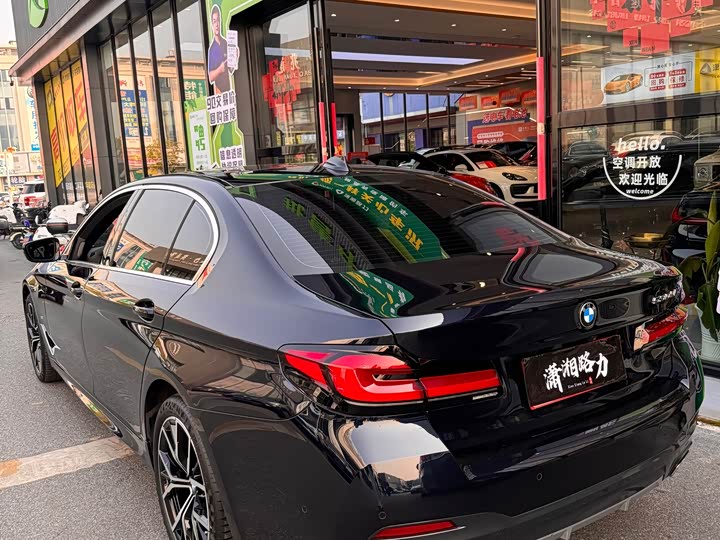 Фото 23 - BMW 5 Series