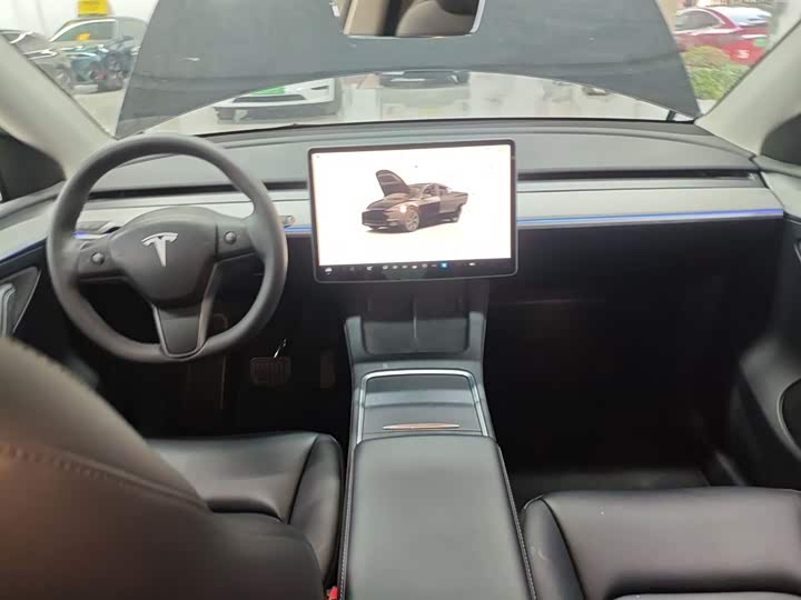 Фото 10 - Tesla Model Y