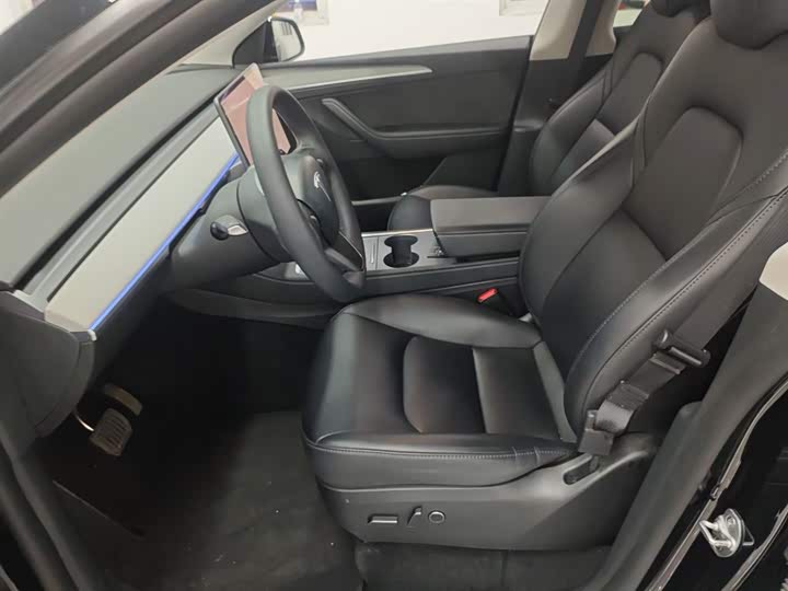 Фото 15 - Tesla Model Y