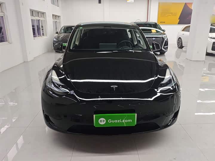 Фото 3 - Tesla Model Y