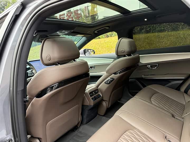 Фото 9 - BYD Han