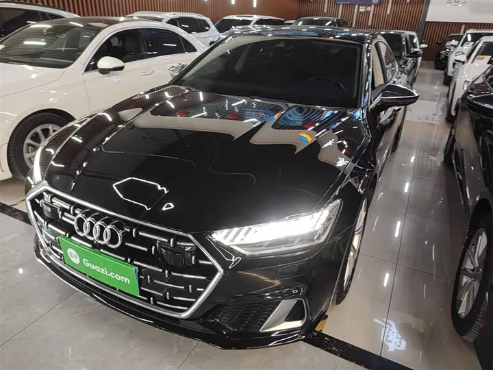 Фото 2 - Audi A7L