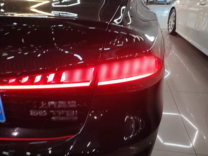 Фото 8 - Audi A7L