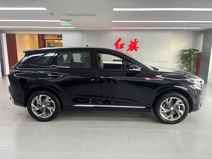Фото 4 - Hongqi HS3 Hybrid