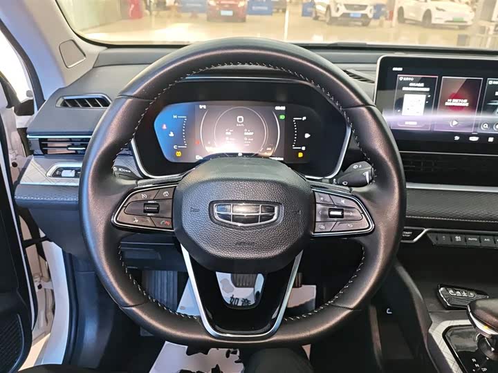 Фото 3 - Geely Preface