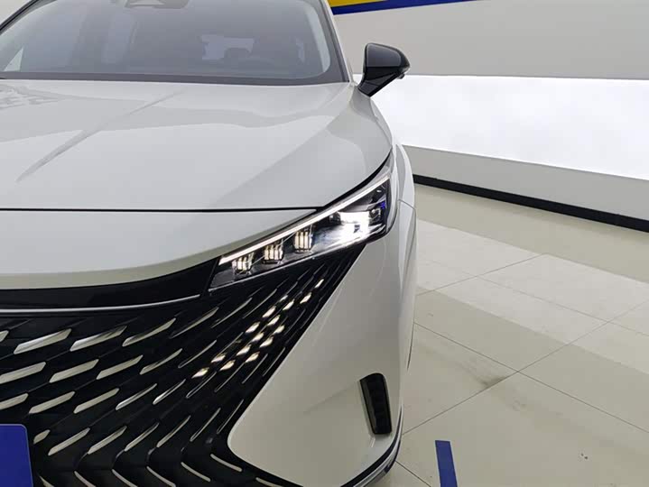 Фото 5 - Roewe RX5