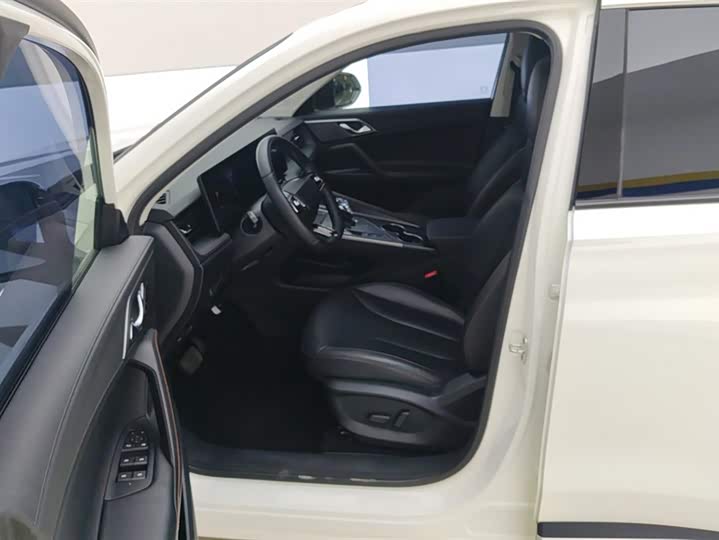 Фото 9 - Roewe RX5