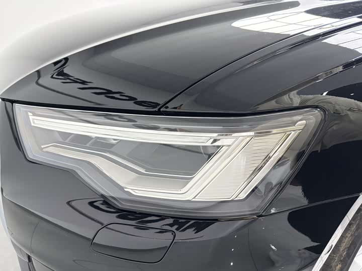 Фото 11 - Audi A6L