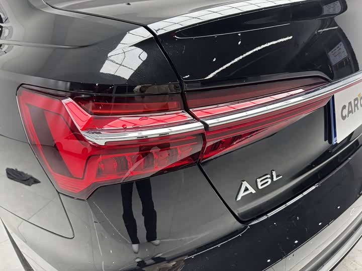 Фото 12 - Audi A6L