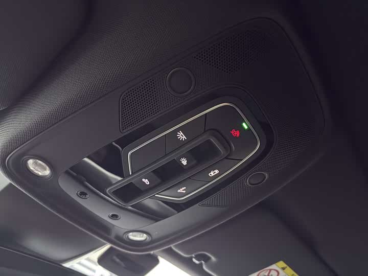 Фото 13 - Audi A6L