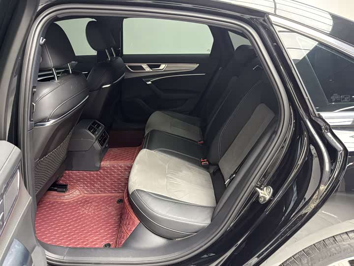 Фото 14 - Audi A6L