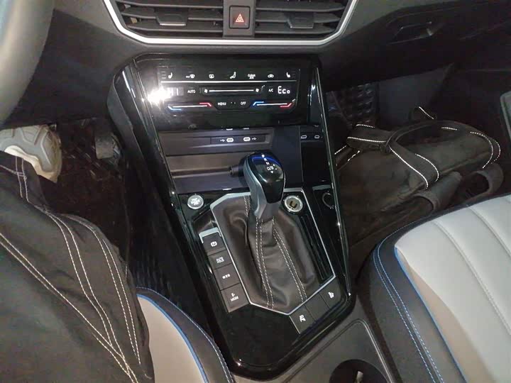 Фото 14 - Volkswagen Tayron GTE Hybrid