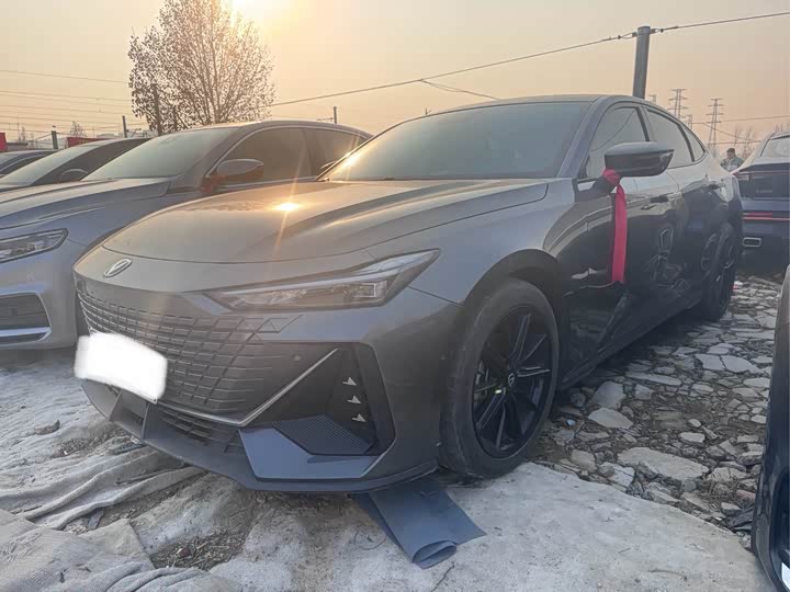 Фото 1 - Changan UNI-V