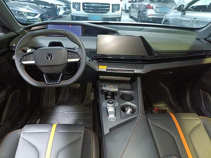 Фото 10 - Changan UNI-V