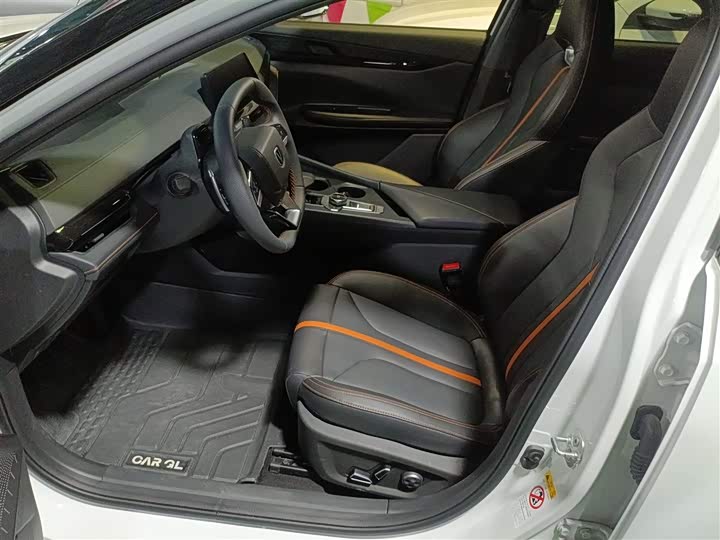 Фото 15 - Changan UNI-V