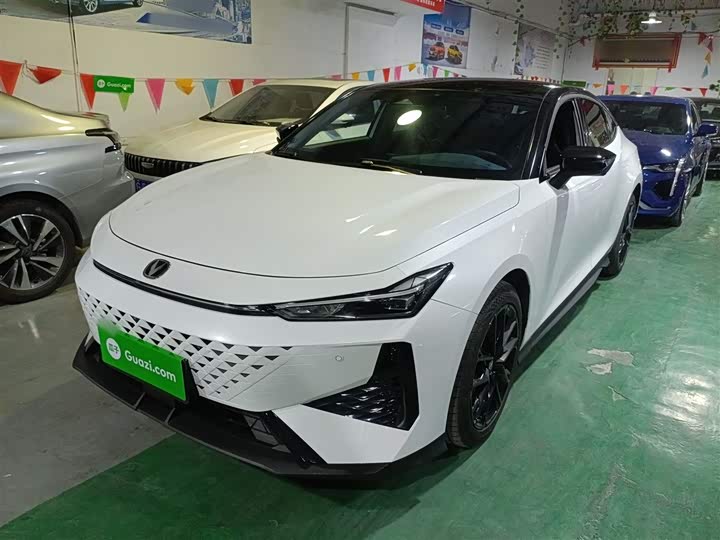 Фото 2 - Changan UNI-V