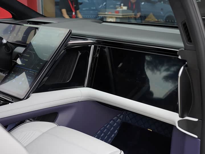 Фото 16 - HiPhi X