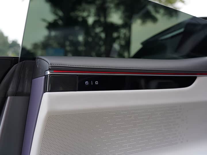 Фото 17 - HiPhi X