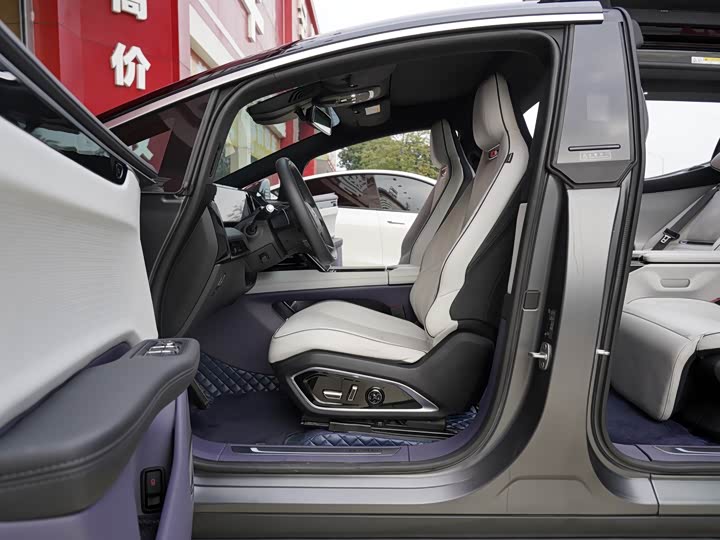 Фото 5 - HiPhi X