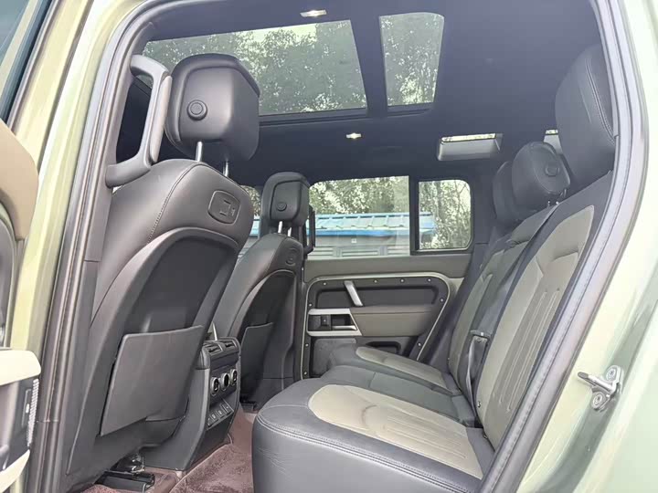 Фото 12 - Land Rover Defender