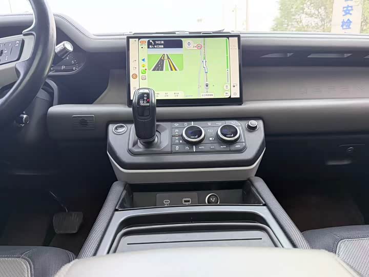 Фото 15 - Land Rover Defender