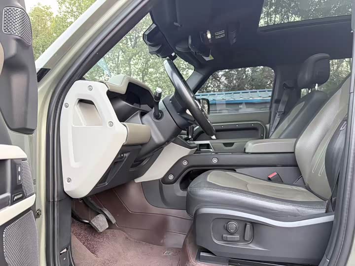 Фото 8 - Land Rover Defender