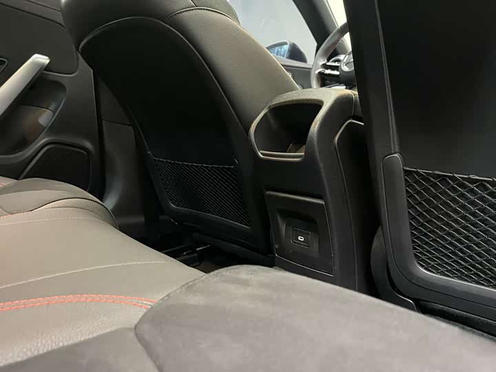 Фото 13 - Mercedes-Benz CLA-Class