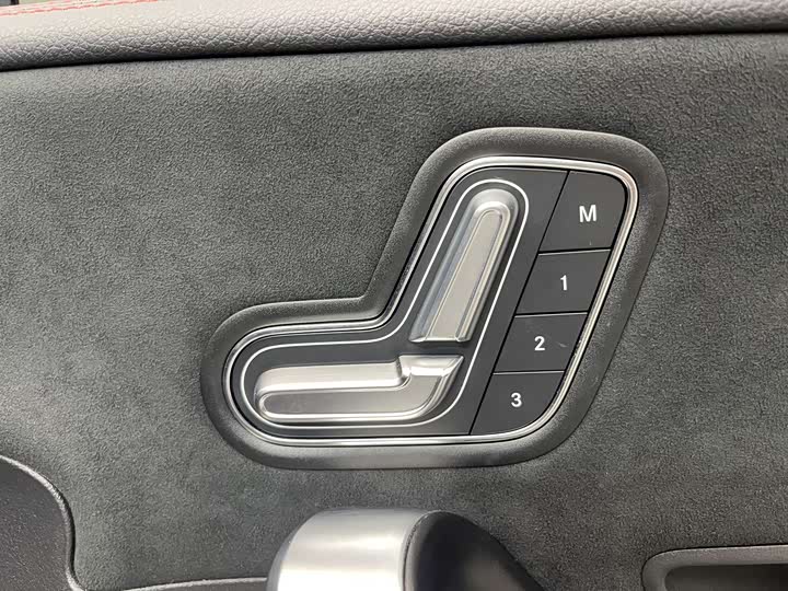 Фото 16 - Mercedes-Benz CLA-Class